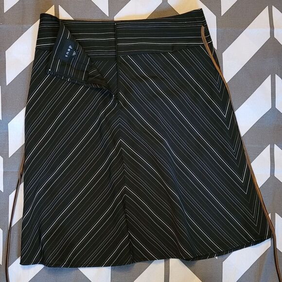 SNAP size 7 womens stripped skirt - Picture 3 of 5